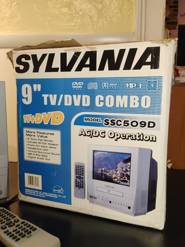 🔥🦄Sylvania CRT DVD SSC509D 9” W Remote New Old Open Box Tested! Gaming Tv🔥 - Picture 4 of 20