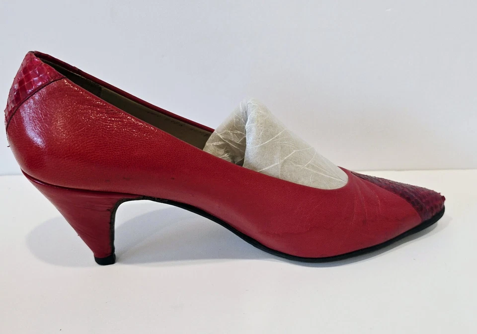 Zapatos de salón para mujer Gucci rojo diseño cocodrilo tacón gatito talla 36,5 Foto 4 de 4