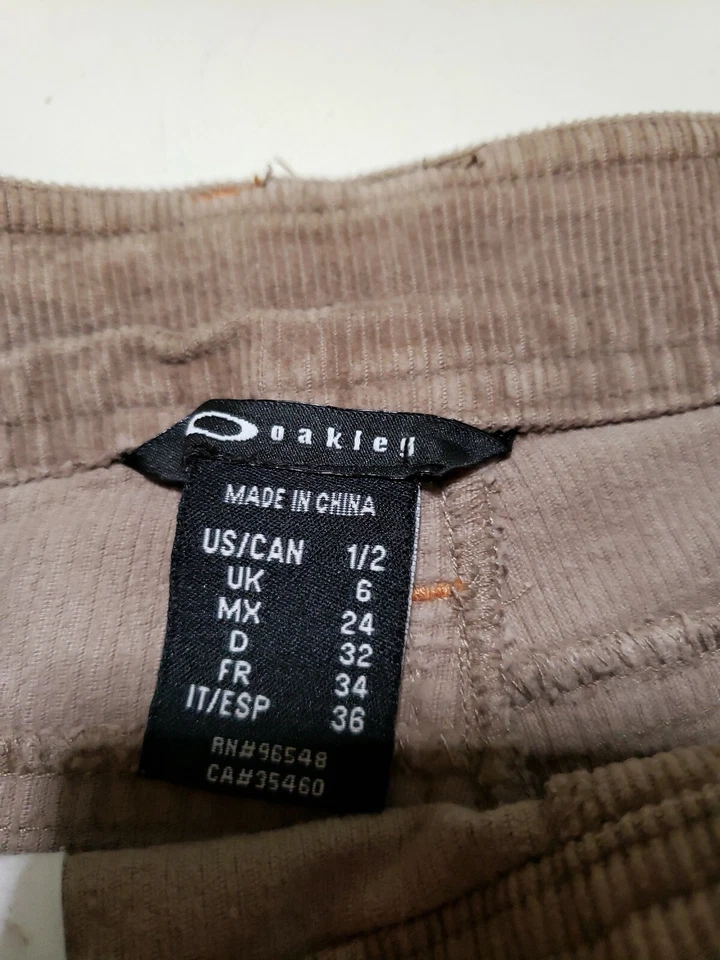 Pantalones Cortos Para Mujer Oakley Indian Verano Mini Cordón Pana Beige EE. UU. Talla 1/2 Foto 2 de 4