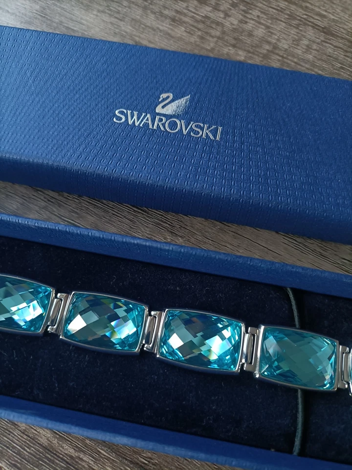 Swarovski Nirvana Armband mit hellblauen Kristallen Kleines Handgelenk 18 cm - Bild 2 von 4