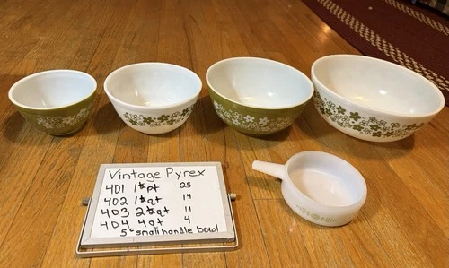 Vintage Pyrex Bowl Set 401, 402, 403, 404 & ?