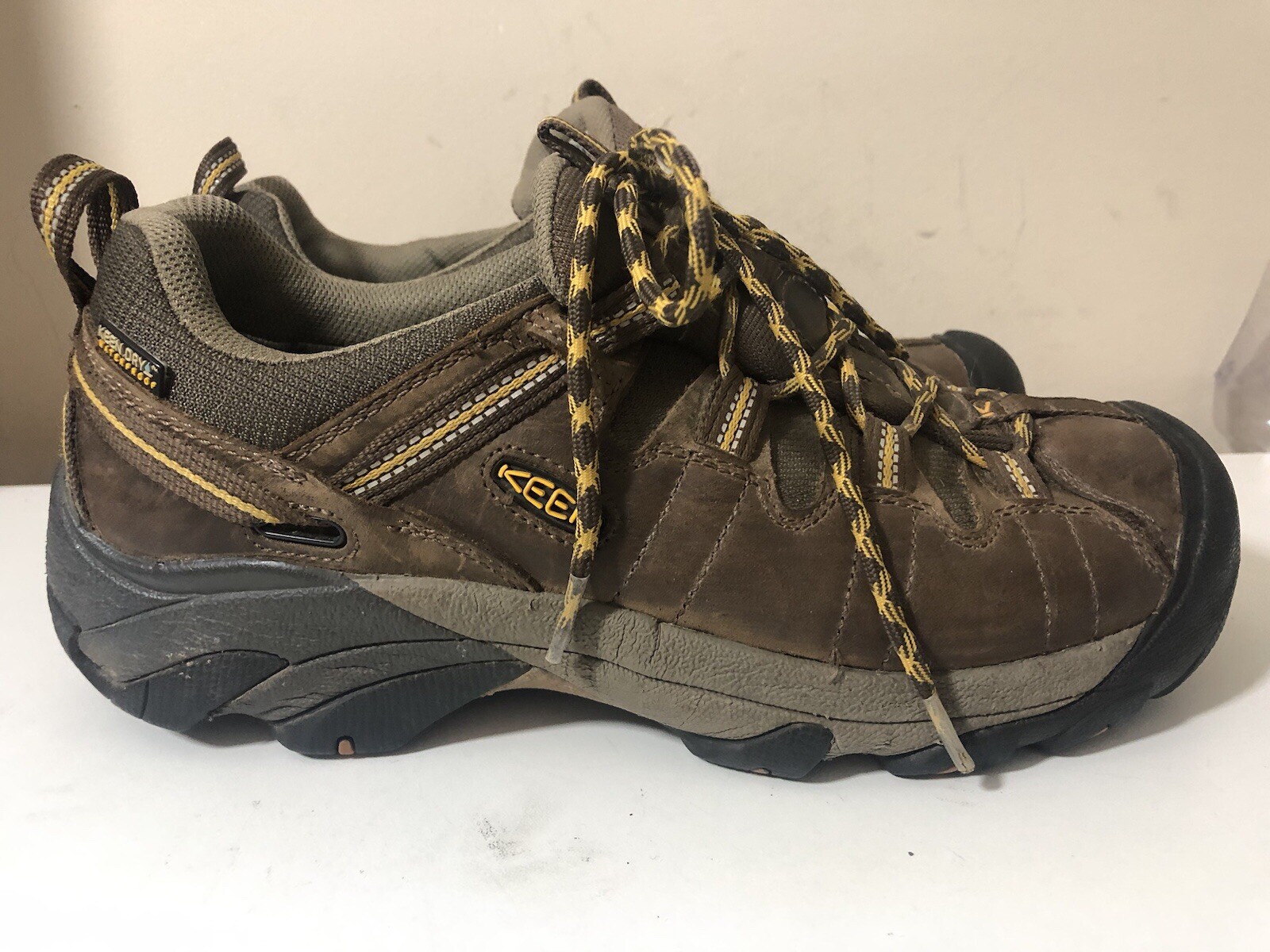 Scarpe da trekking Keen Targhee da uomo in pelle marrone misura 9