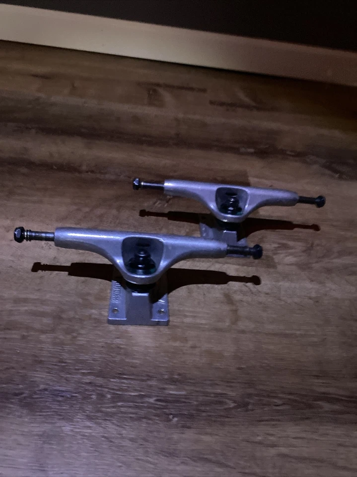 THUNDER POLISHED SKATEBOARD TRUCKS 8.5 - Image 2 of 3
