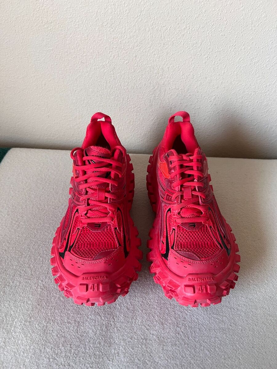 Balenciaga Defender Sneakers - Size 41 - Red - NEW - Bouncer Balenciaga Defender Sneakers - Size 41 - Red - NEW - Bouncer