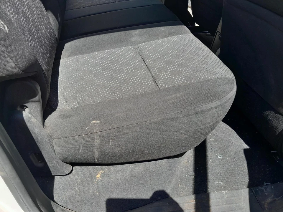 FOTON TUNLAND 2ND SEAT (REAR SEAT) FULL BENCH SEAT, CLOTH, P201, 10/12-12/20 12 - image 2 of 4