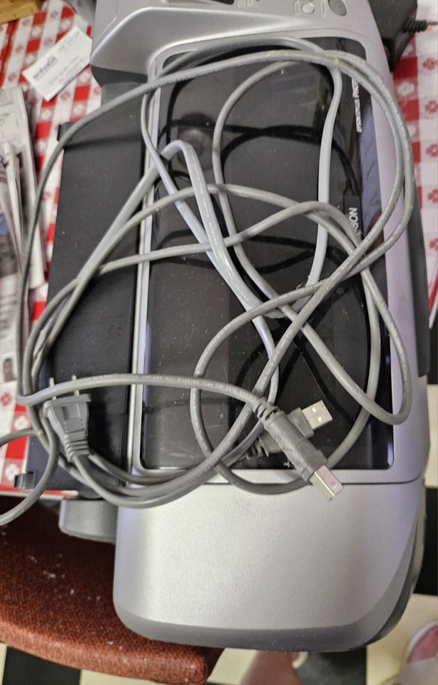 Epson Stylus Photo r300 printer SOLD AS IS/ NO RETURNS OR REFUNDS  - Image 3 of 4