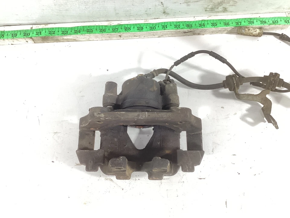 Pinza de freno delantera izquierda del lado del conductor BMW 328i 2007-2013 6778145 OEM. Foto 4 de 4