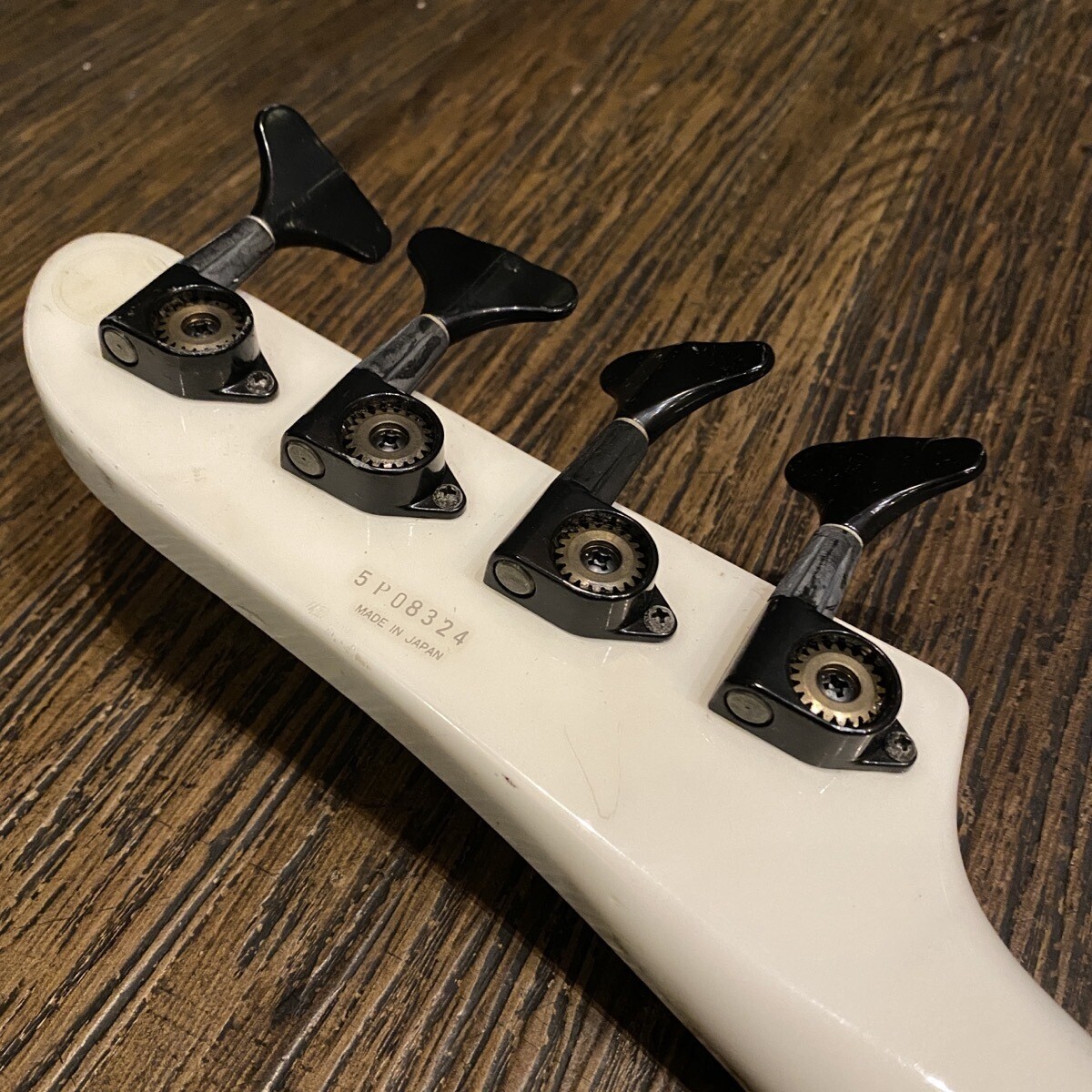 Yamaha MB IIIR, Motion B Bass, 1989, White, Rare Model used Yamaha MB IIIR, Motion B Bass, 1989, White, Rare Model used