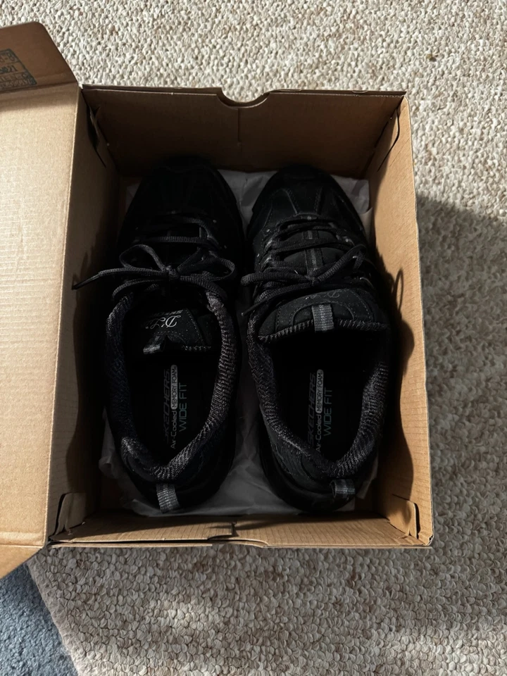 Skechers D'Lites Play On 黑色女式 10 码宽版运动鞋 11949W — 第 3/4 张图片