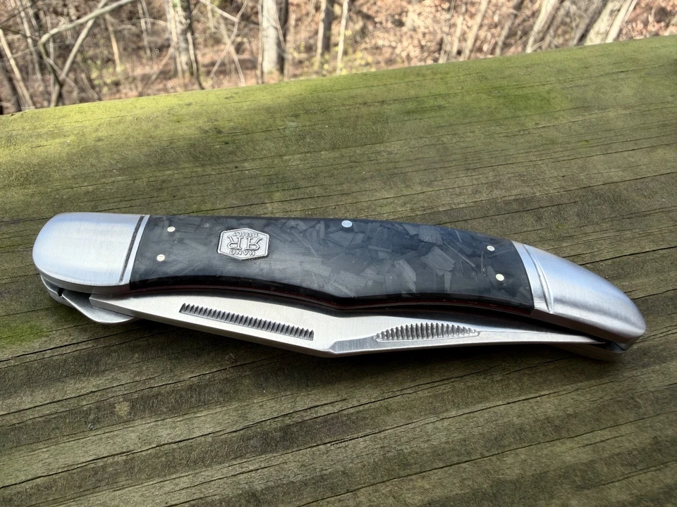 Faca dobrável de fibra de carbono Rough Rider Hunter Midnight Ice aço inoxidável -RR1999 - Imagem 4 de 4