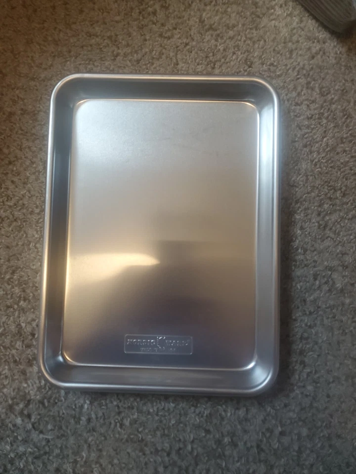 Juego de 2 bandejas para servir hamburguesas de octava hoja Nordic Ware Foto 2 de 4