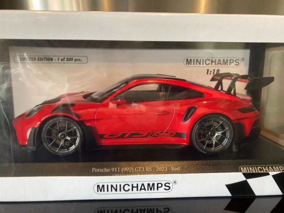 PORSCHE 911 TYPE 992 GT3 RS 2023 RED WEISSACH ONE OF 300 1/18 MINICHAMPS - Photo 2/4