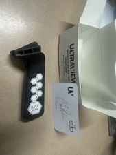 Mathews Bow Grip UV Ultraview Right-Handed Black/white