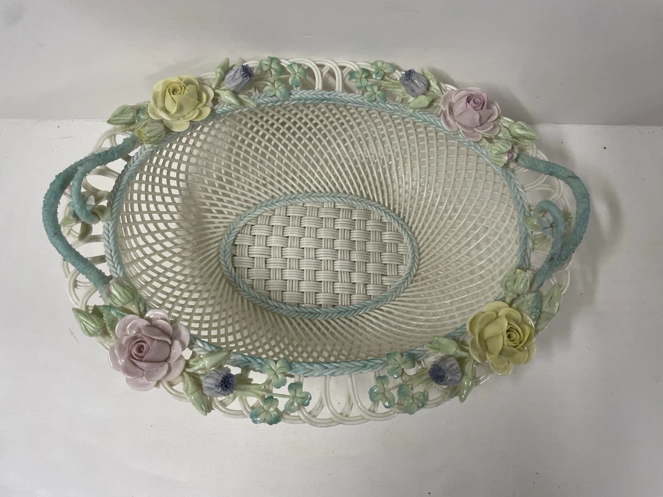 Belleek Korbgeschirr oval Porzellan weiß Korb grüne Griffe pastell Blumen - Bild 2 von 4