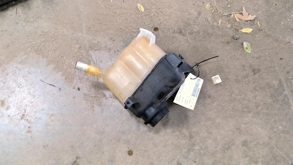 Used Engine Coolant Reservoir fits: 2018 Ford Taurus  Grade A - Image 2 of 4