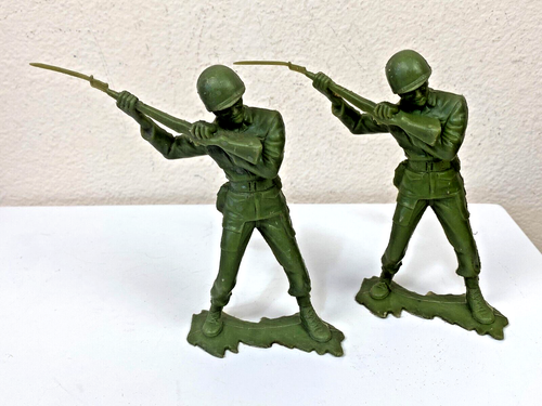 Lot Of 2 Vintage 1960s Toy Soldiers Green US Army Men 6" WW2 USMC Marx Military - Picture 3 of 10