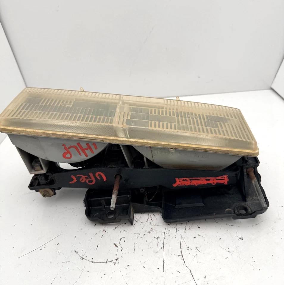 Conjunto de faros laterales derechos 1995-1998 Chevy Pickup 1500 OEM usado Foto 3 de 4