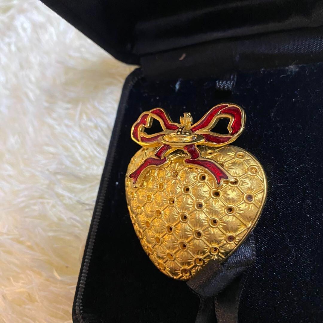 Vivienne Westwood Strawberry Choker Brooch USED 202409M | eBay Vivienne Westwood Strawberry Choker Brooch USED 202409M | eBay