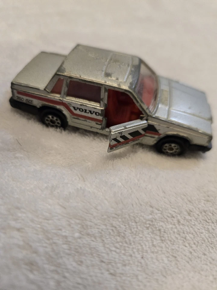Vintage Majorette 230 Volvo 760 GLE plata Hecho en Francia Metal 1/61 Nº 230 Foto 3 de 4