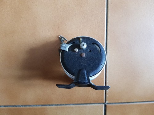 Moulinets de pêche anciens ( lot de 2 pièces ) - Photo 3/5
