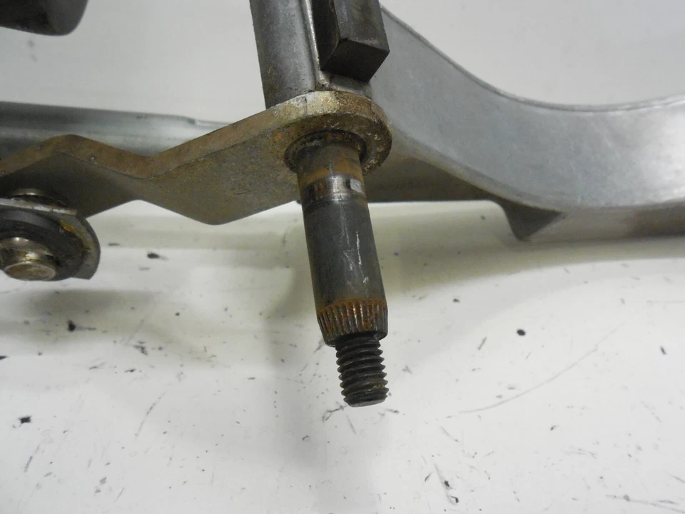 Mercedes Benz C240 C230 C320 (W203) 01-2007 Windshield Wiper Motor 2038200342 - Image 3 of 4