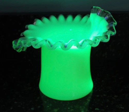 Vintage Fenton Light Yellow Top Hat VASELINE VASE Ruffled Edge 5 1/4" Tall