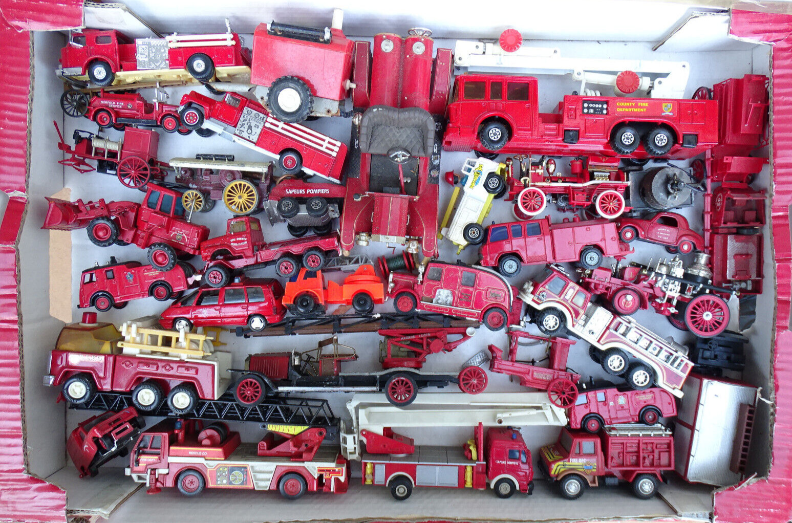 Solido Matchbox & Miscellaneous 1/50 & Various Scales - Lot of 32 Firefighter Models