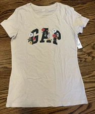 NEW GAP Women’s CrewNeck Tee Beige Floral Logo Size Medium NWT