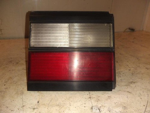 Rückleuchte Volkswagen PASSAT 1996 links 333945107