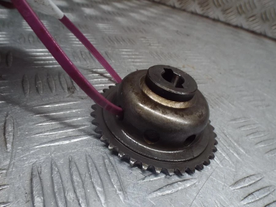 Piñón de bomba de agua Suzuki GV1400 Cavalcade 1986 Foto 2 de 4