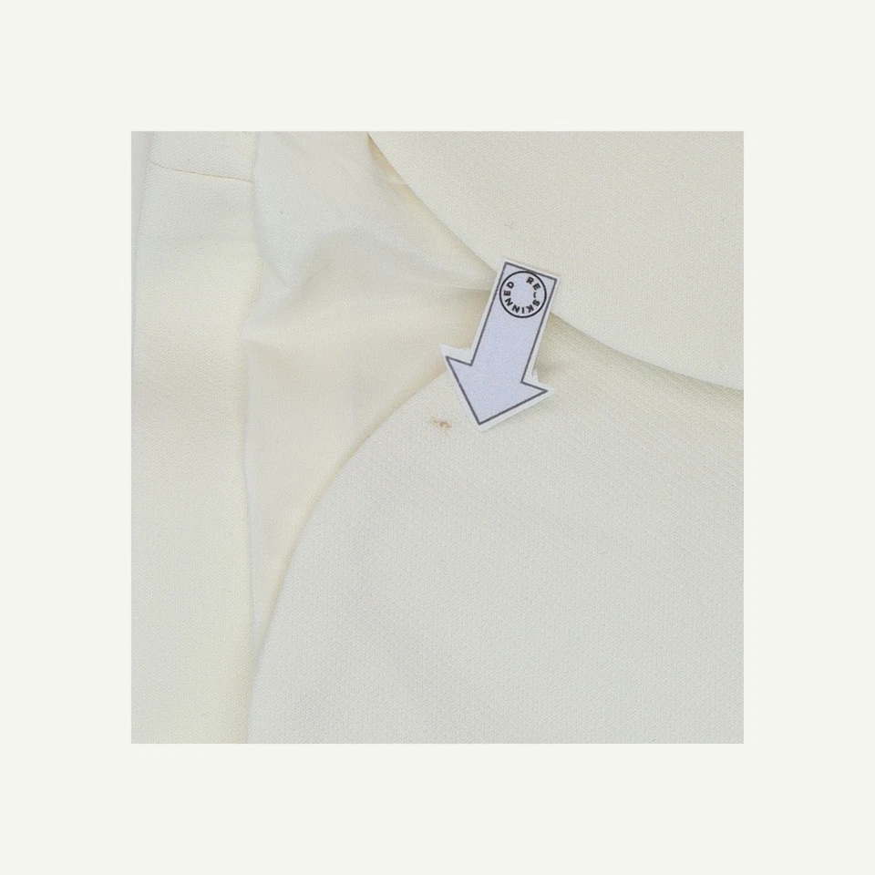 Blazer informal River Island para mujer beige mezcla de polietileno 8 Petite Foto 3 de 4