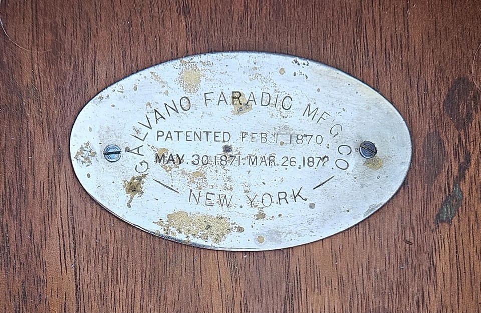 1872 GALVANO FARADIC ELECTRO MEDICAL INSTRUMENTATION DEVICE