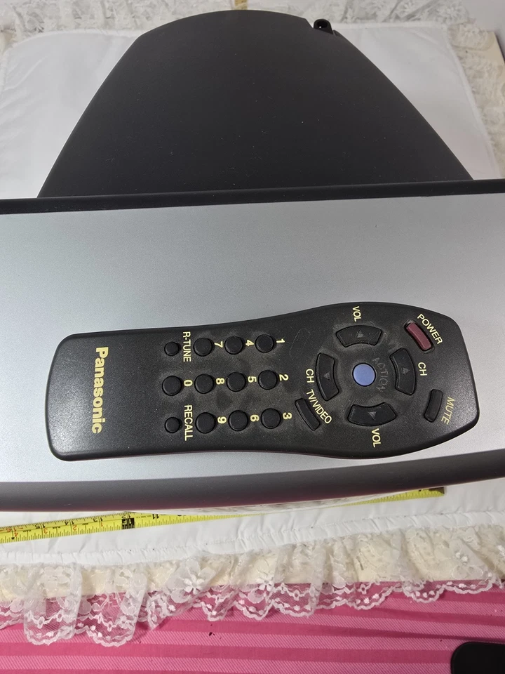 Panasonic CT-13R37S 13in Color CRT Television Retro Gaming W/Remote Tested HTF - Image 2 of 4