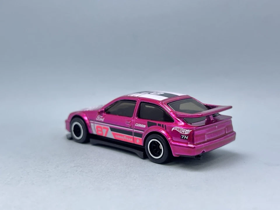 Hotwheels 2026 Super Treasure Hunt STH # '87 Ford Sierra Cosworth Un-spun Opened - Image 4 of 4