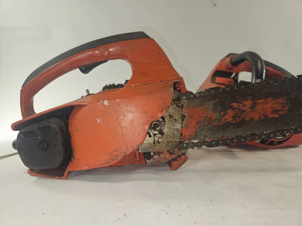 TWO HOMELITE XL CHAINSAWS HAVE COMPRESSION #105072 #105074 Good Projects! - Image 3 of 4