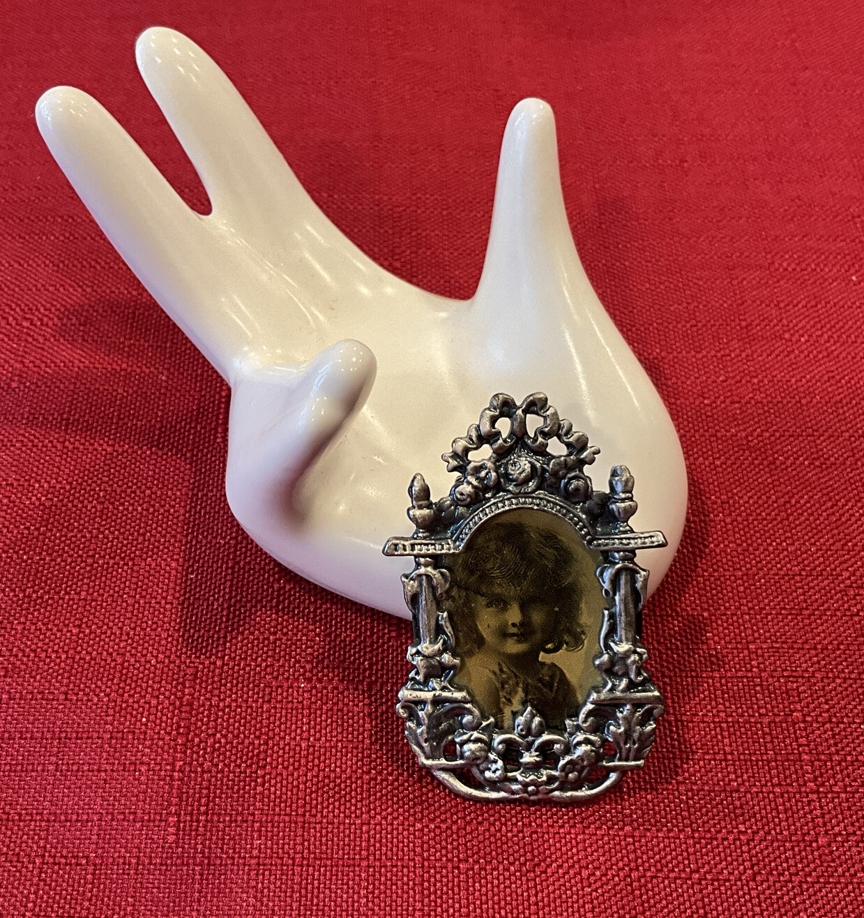 Antique Victorian Style Photo Frame Pin Brooch 1.75 X… - Gem