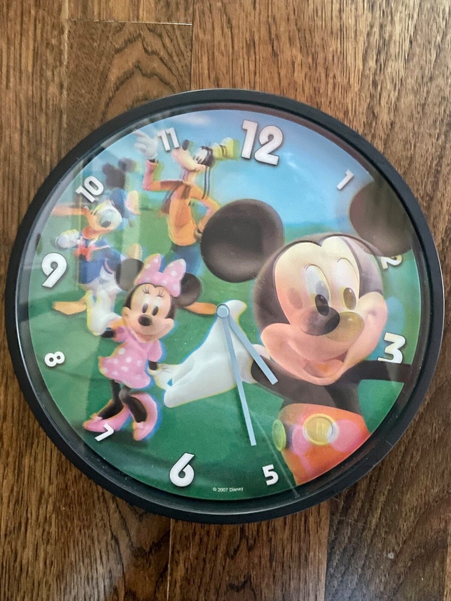 2007 Disney Mickey Mouse Clubhouse 3D Lenticular Quartz Wall Clock