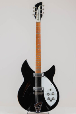 Rickenbacker 330 