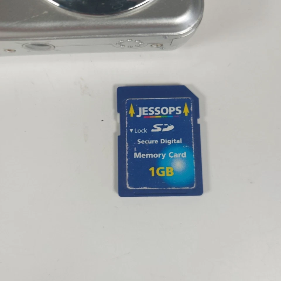 Fujifilm Finepix A160 10.2MP Digital Camera, Silver - Tested, photo 2 of 5