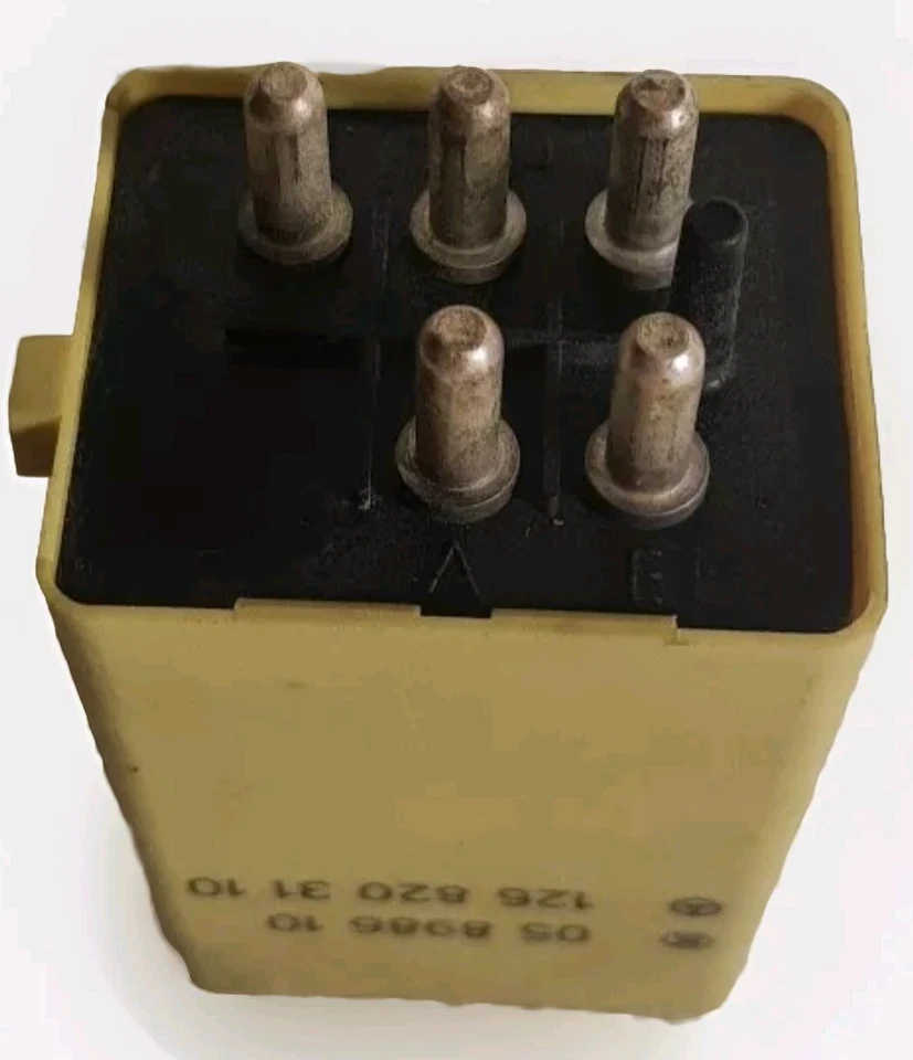 Блок управления реле Mercedes-Benz 300SD 300SE P: 126 820 31 10 OEM - Изображение 3 из 3