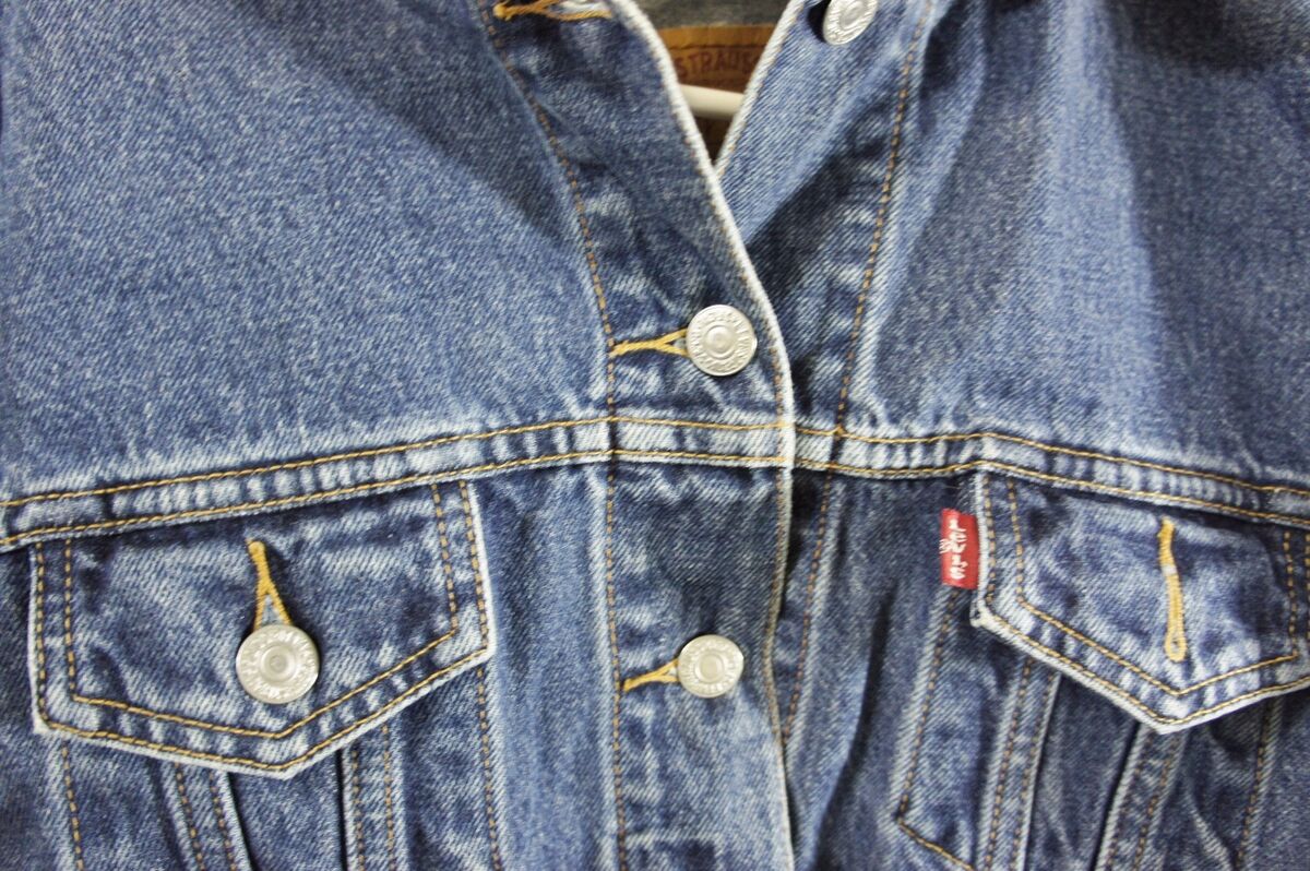 vtg USA LEVI'S 77715 4837 trucker jean jacket sz M faded vtg USA LEVI'S 77715 4837 trucker jean jacket sz M faded