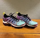 WMNS NIKE AIR VAPORMAX PLUS MULTI COLOR-BLACK-HYPER VIOLET SZ 6.5 [AO4550-900]