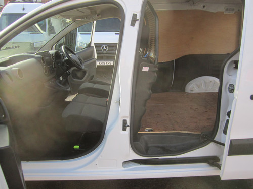 2018 Peugeot Partner 850 1.6 BlueHDi 100 Professional Van [non SS] PANEL VAN Die - Picture 12 of 15