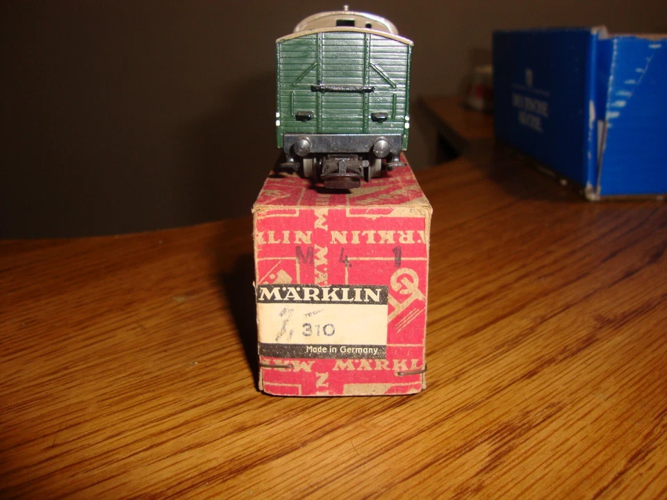 MARKLIN HO 310 .4  CREW/CABOOSE CAR  DIE CAST METAL  1950-51   BK 5 OBX - Image 3 of 4