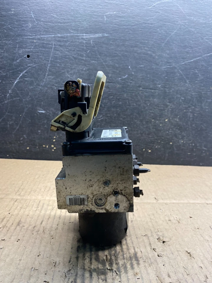 2008-2010 Chevrolet Express 1500 2500 ABS Anti Lock Brake Pump 2586072 U8908 PS - Image 2 of 4