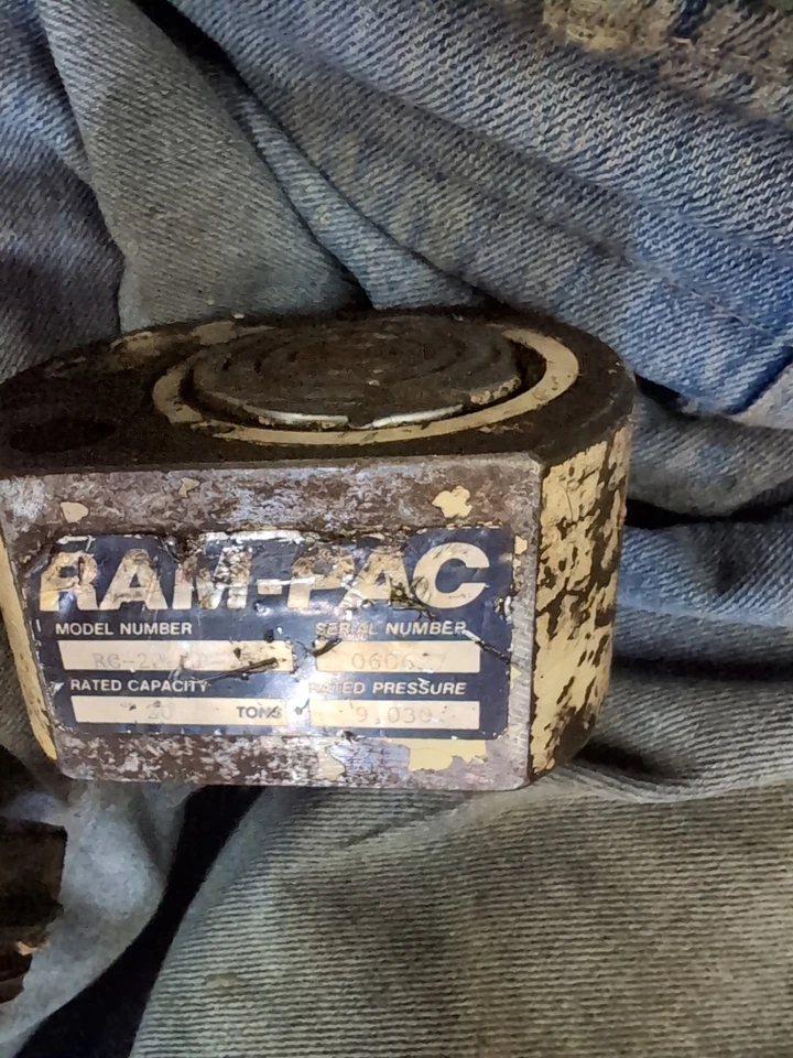 Bomba manual y manguera enerpac y cilindro Ram Pac RC-20 Foto 3 de 3