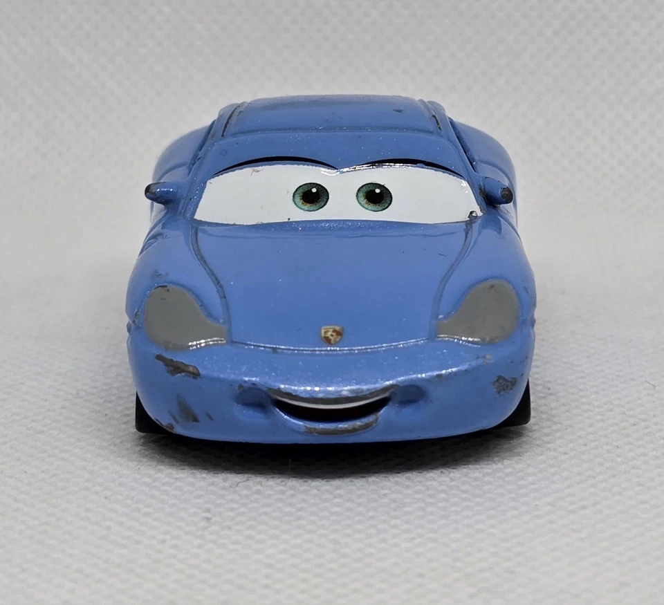Carro de brinquedo Disney Pixar Cars Sally Carrera Porsche 911 azul fundido - 03 - Imagem 4 de 4