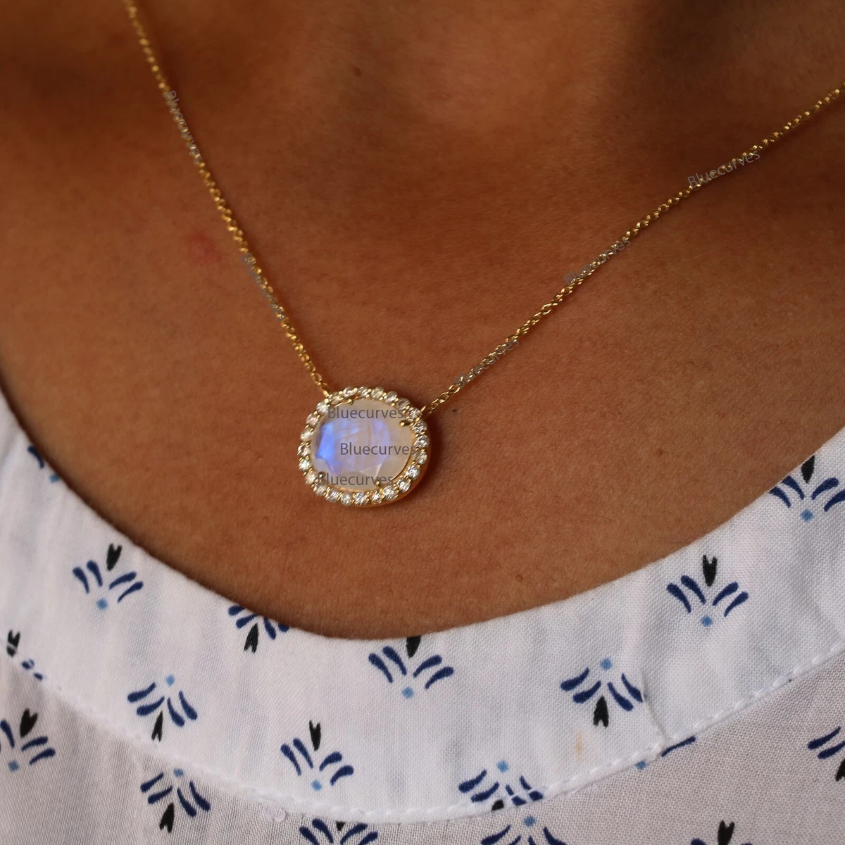 Yellow gold moonstone necklace deals
