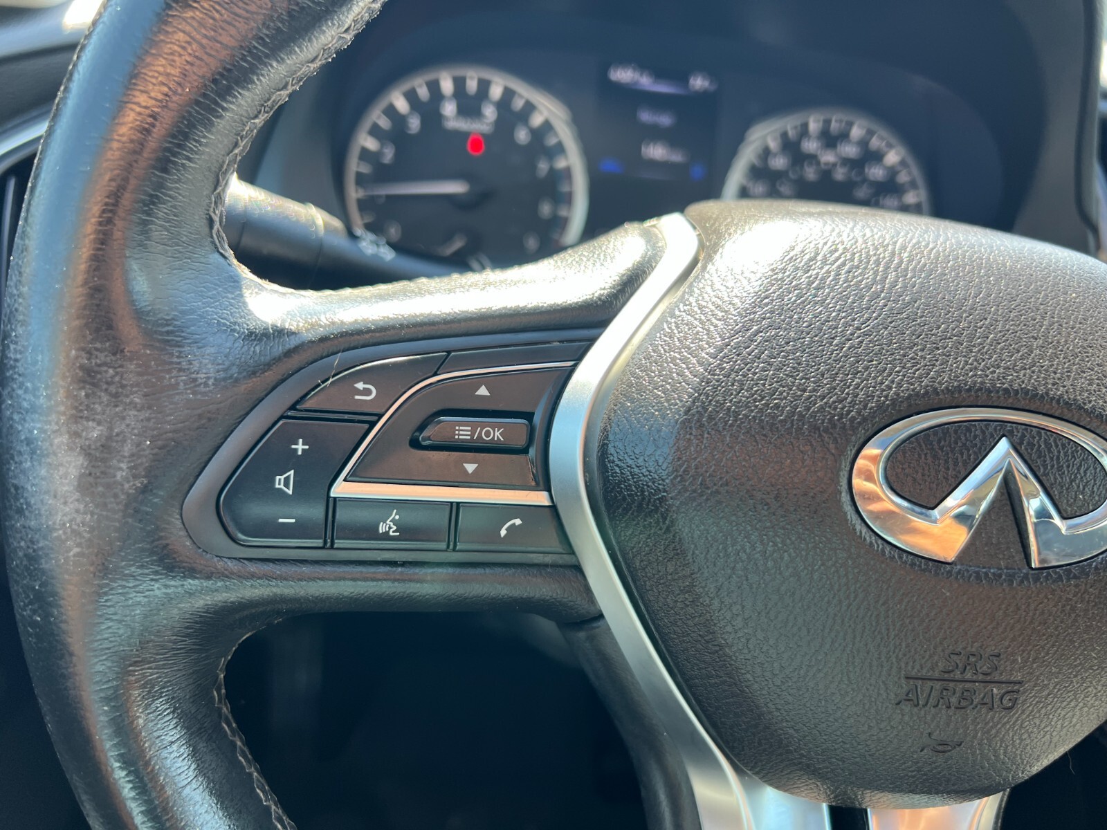Infiniti Q50 - Image 21