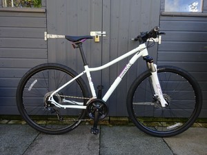 pinnacle cobalt hybrid bike